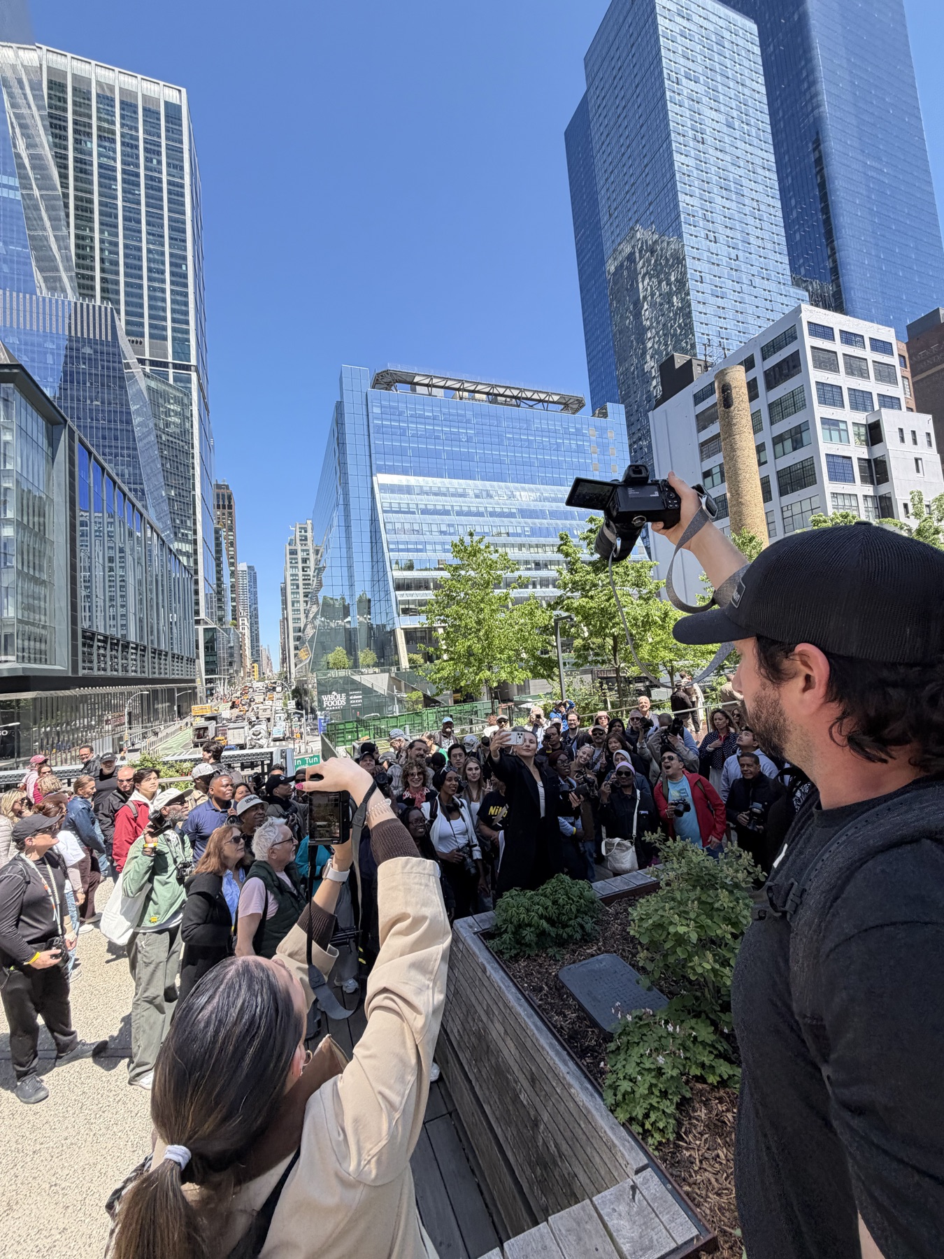 Large photography workshop group on the High Line